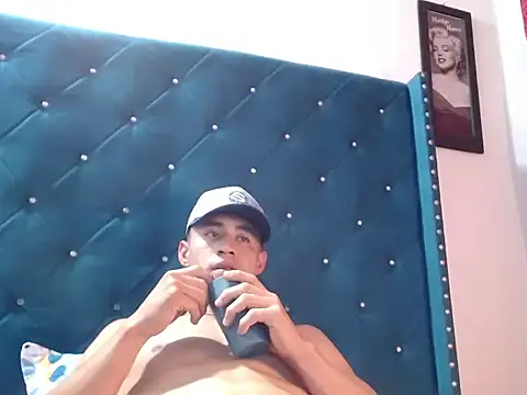 Cris_steban1's Webcam Show