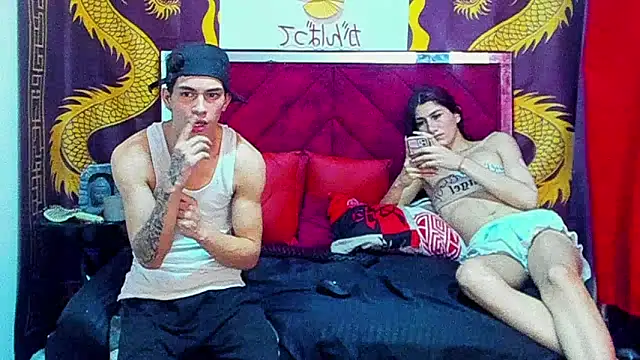 Pride_couple Chat XXX in diretta