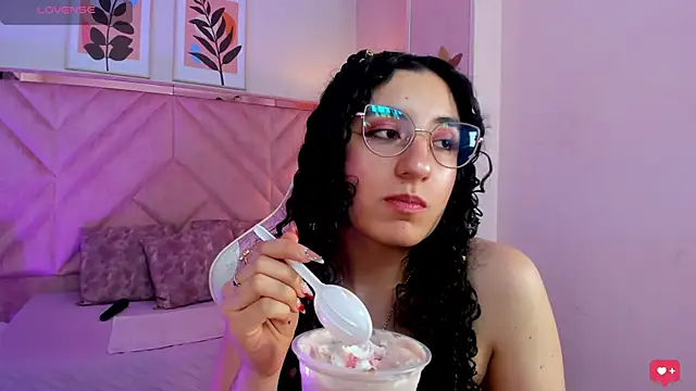 DemiJones_ Chat XXX in diretta