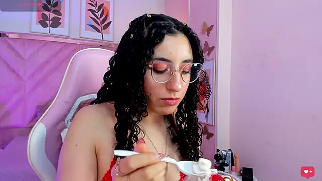 Chatroom XXX en direct de DemiJones_