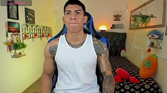 Damian_latinxxx: онлайн-секс-чат