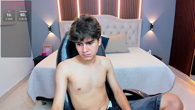 Tommy18__: онлайн-секс-чат