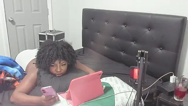 demi_xoxo Adlı Modelin Canlı XXX Sohbeti