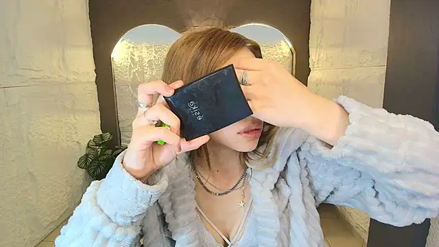 jazmin_r_ Show in webcam