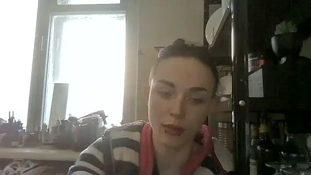 Trinsy_Love Adlı Modelin Canlı XXX Sohbeti