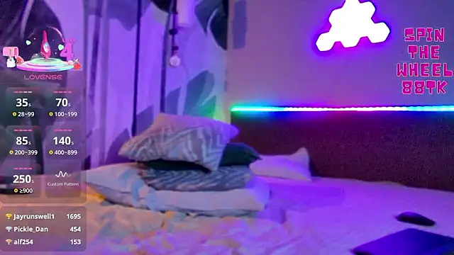 RubyValen's Live XXX Chat