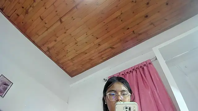 luna_velveth Adlı Modelin Canlı XXX Sohbeti