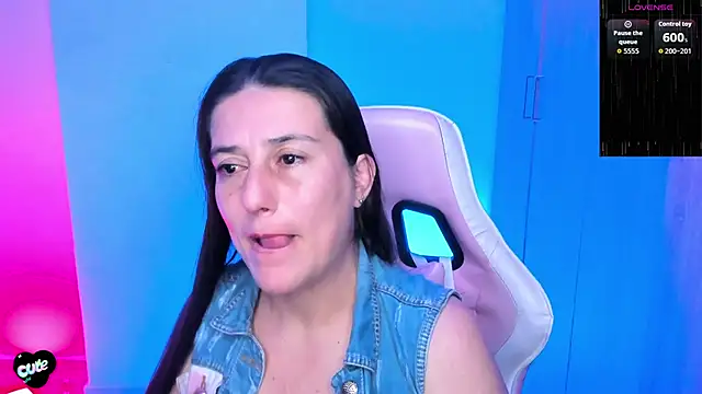 Saskyaa Live XXX-Chat