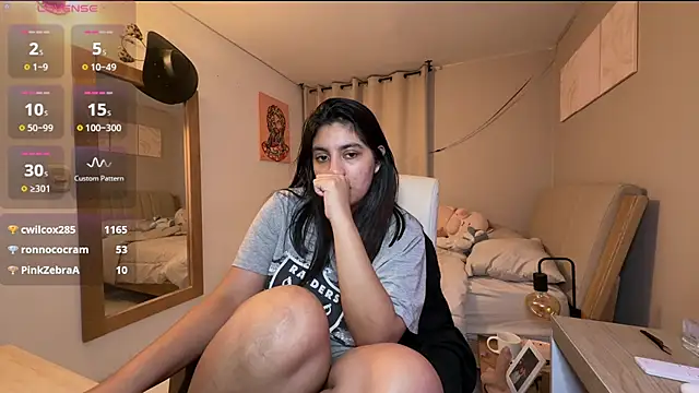 cloe_small live XXX chat