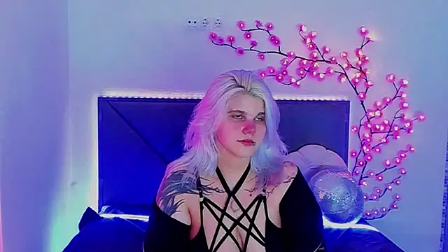 JoannLowe Live XXX Chat