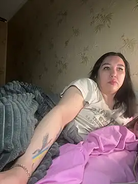 Naughtbaby_2025のライブXXXチャット