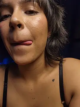 Kitty_San_xXx Chat XXX in diretta