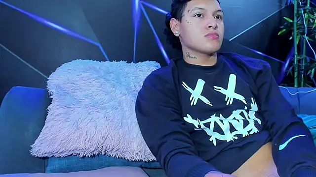 Plays_cloe_sex Adlı Modelin Web Kamerası Şovu