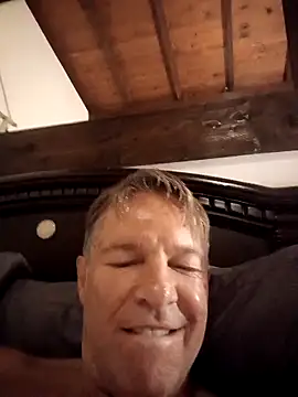 Chat XXX en directo de TommyLopez