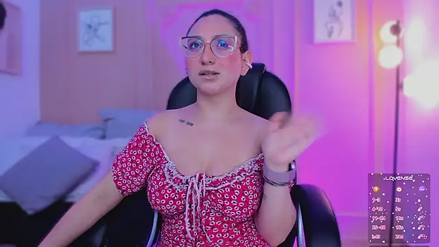 XXX chat uživo modela lucy_neil