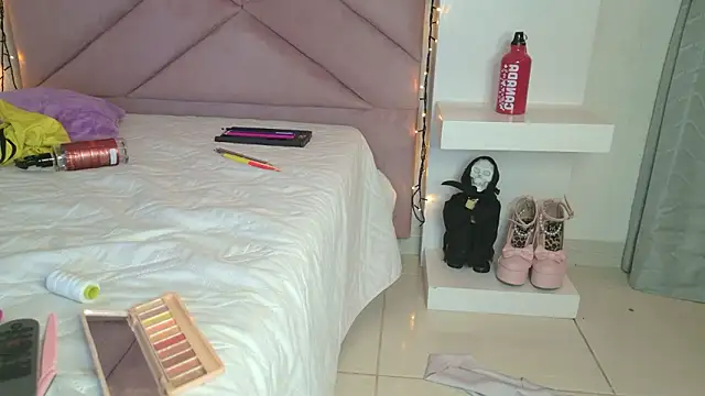 eva_sin18 Adlı Modelin Canlı XXX Sohbeti