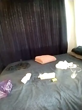 Convertiblechulo: διαδικτυακό σόου στην κάμερα