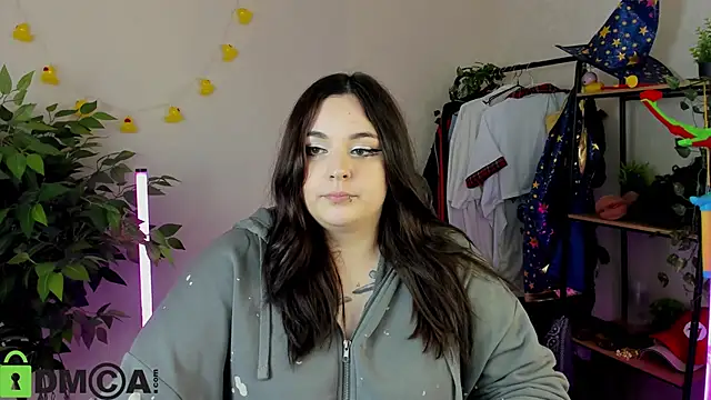 Mia_R0ss Chat XXX in diretta