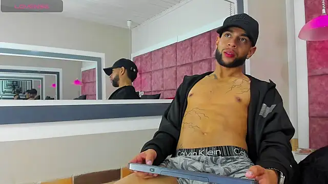 Chat XXX en directo de Aiden_Cash7