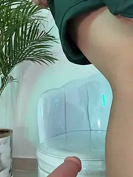 Ariana_TuFantasiaHotのライブXXXチャット