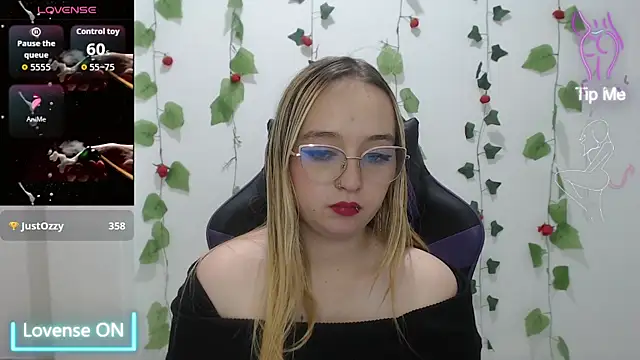 Liaroberts1 Chat XXX in diretta