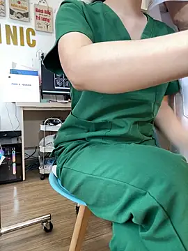 Show modela Clinic_Sexy na web-kameri