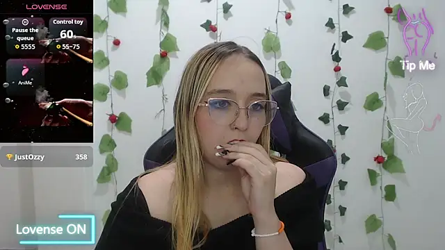 Онлайн чат XXX Liaroberts1