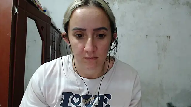 DeepAnal07 Adlı Modelin Canlı XXX Sohbeti