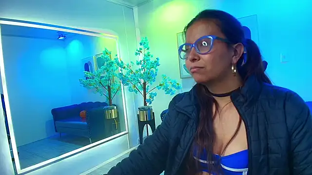 Czat XXX na żywo – Amber__rouge