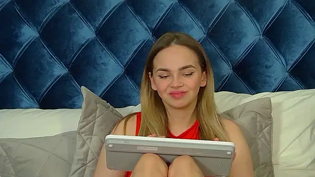 AnitaVenture: онлайн-секс-чат