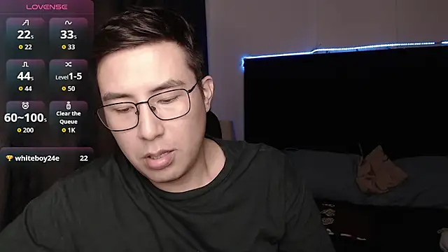 Czat XXX na żywo – andrewmhilton_