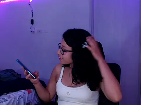 Ivonnybonn's Live XXX Chat