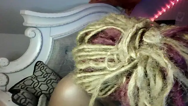 Chatroom XXX en direct de Dusaa_