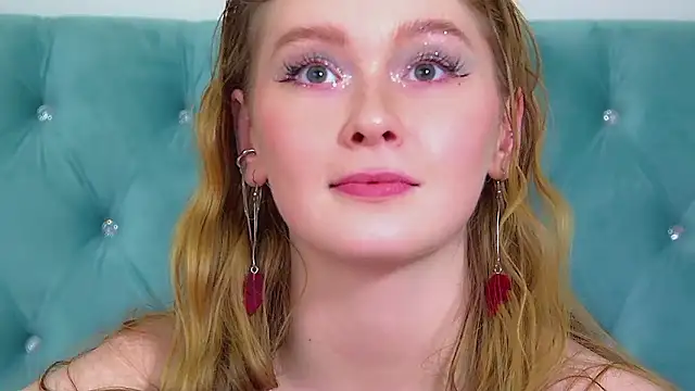 AgataFoxley: διαδικτυακό σόου στην κάμερα