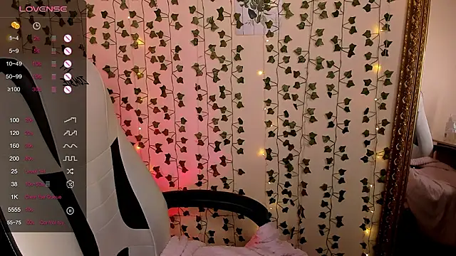 LinaBlossom_: онлайн-секс-чат