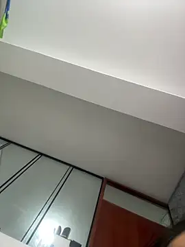 Dayana743: διαδικτυακό σόου στην κάμερα