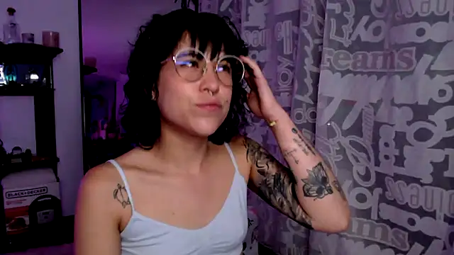 Hellen_dumont Chat XXX in diretta