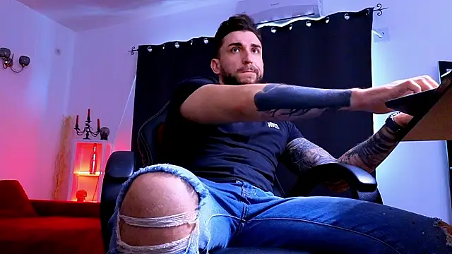 MightyAaron66: онлайн-секс-чат