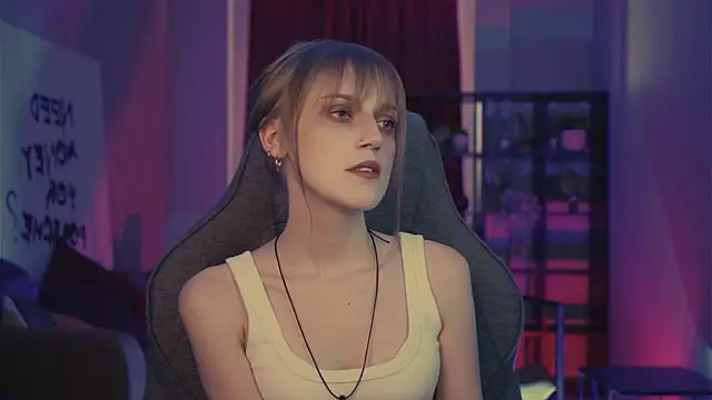 KiraMontoya Chat XXX in diretta