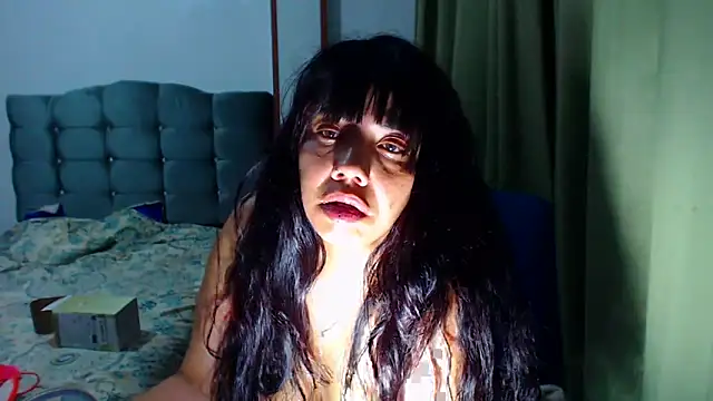 AmaraRoberts420 现场XXX聊天