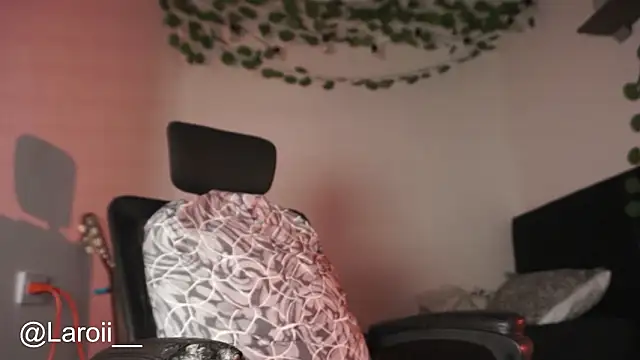 Вебкам-шоу Young_laroi