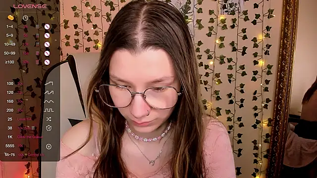 LinaBlossom_ Chat XXX in diretta