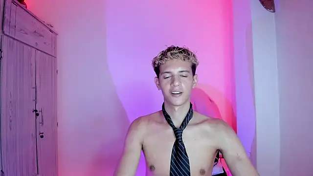 tylernova 现场XXX聊天