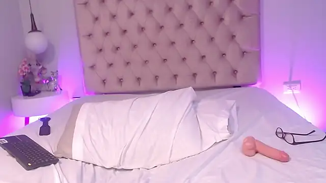 Živý XXX chat Kiri_Black_