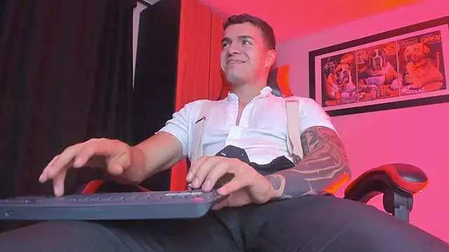 Show modela ALPHA_DOMINUS_ na web-kameri