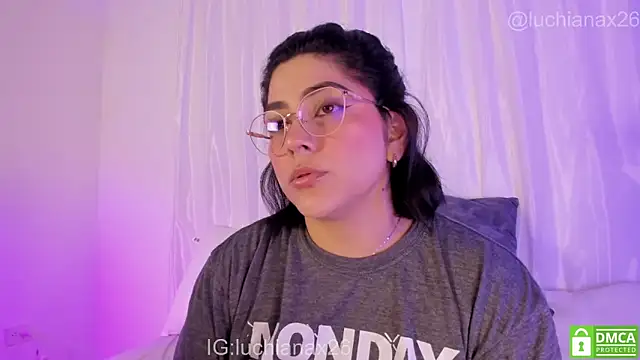 Онлайн чат XXX lucy26_