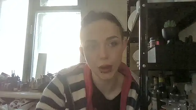 Chat +18 de Trinsy_Love ao vivo