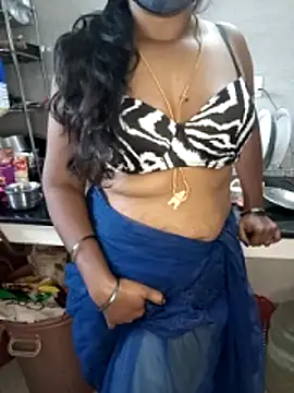 Tamil-hotwife 网络视讯表演