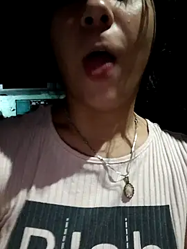 Ailen-cute Adlı Modelin Canlı XXX Sohbeti