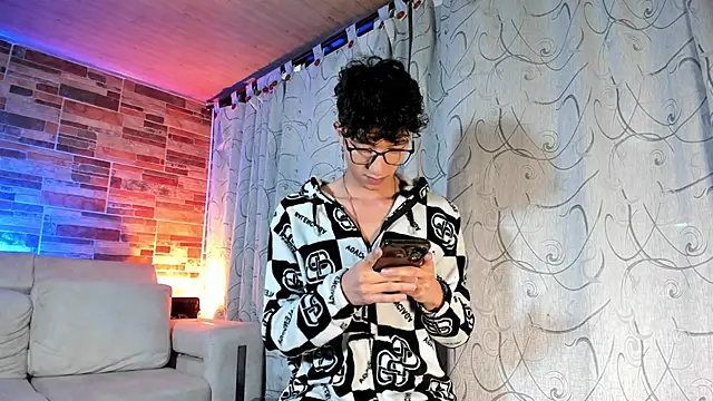 Вебкам-шоу mhatias_